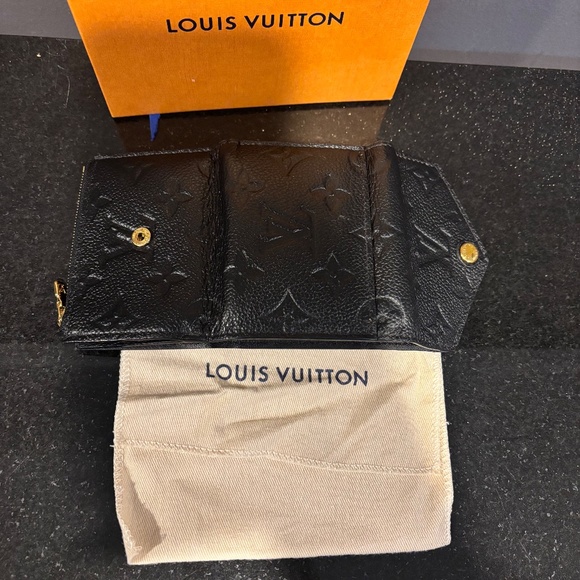 Louis Vuitton Monogram Wallet - Picture 2 of 3